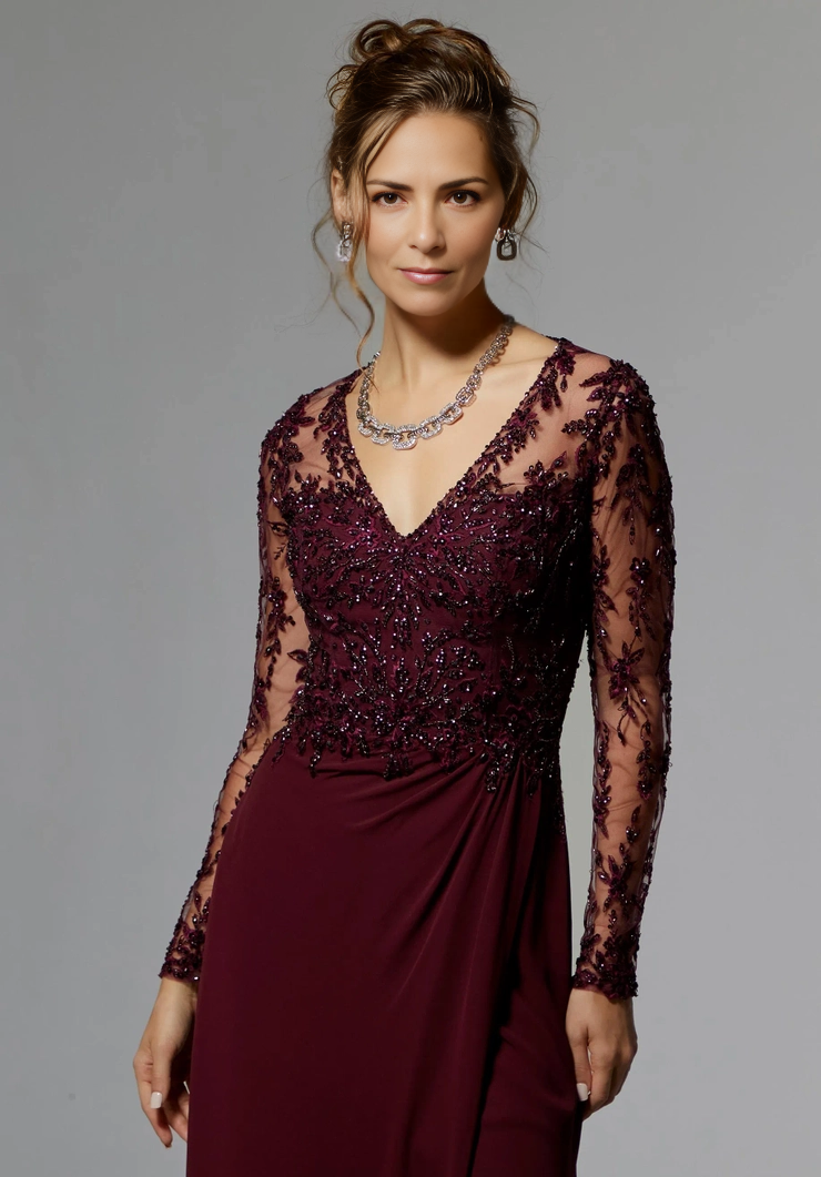 A-Line Long Sleeves V-Neck Glitter Beaded Appliques Floor-length Mother of the Bride Dresse With Sweep Train