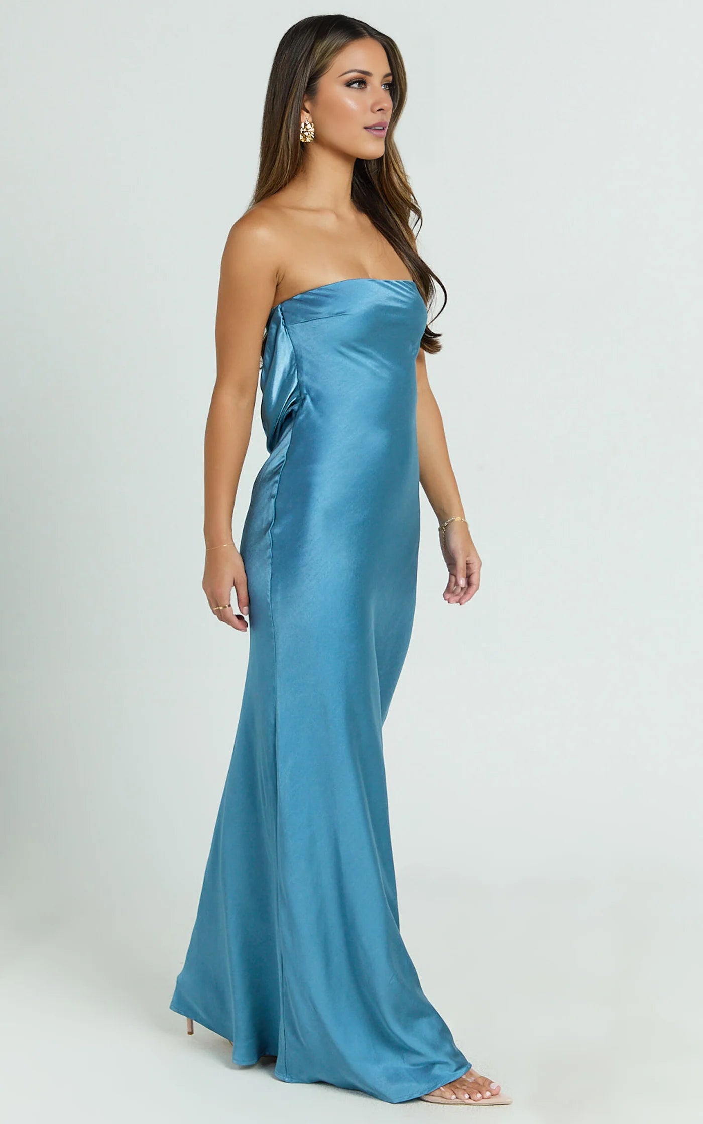 off shoulder collar sleeveless strapless backless and floor length Prom dress