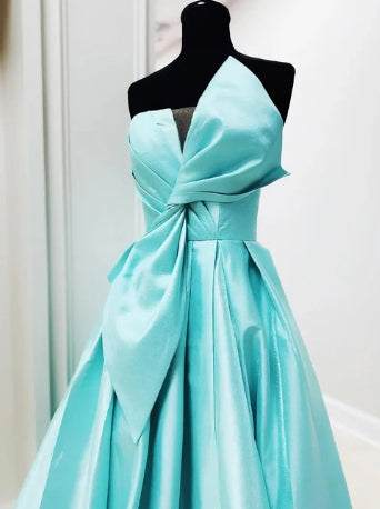 Modern Strapless Floor-Length Prom Dress with Slit