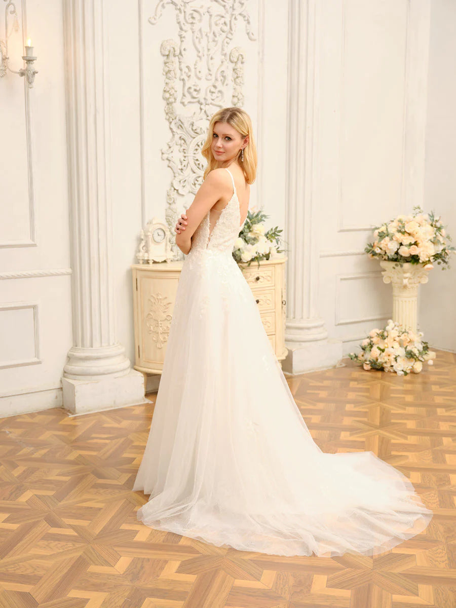 A-Line/Princess Spaghetti Straps Sleeveless Long Wedding Dresses With Appliques