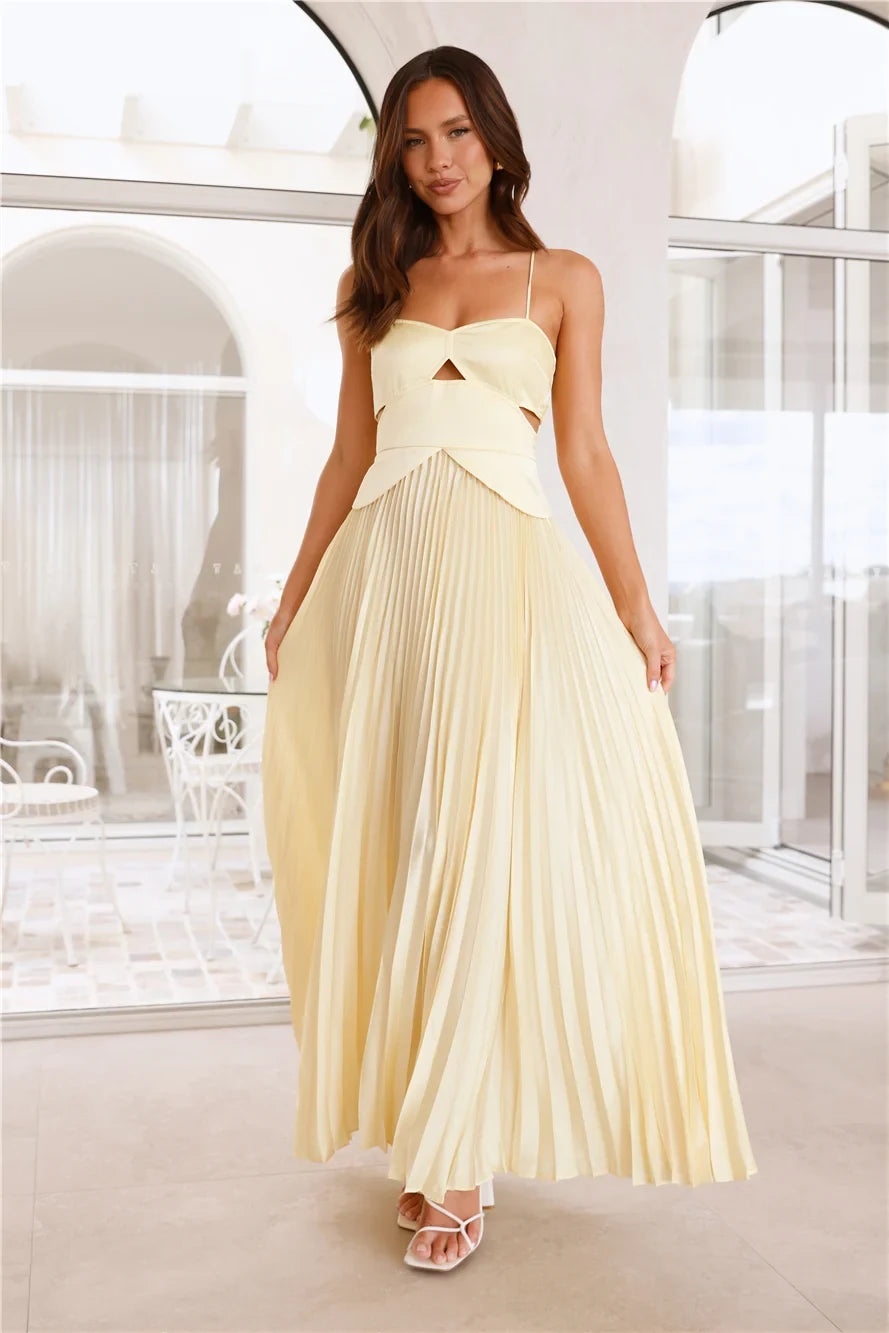 Chic A-Line Sweetheart Sleeveless Pleated Cutout Light Yellow Maxi Prom Gown