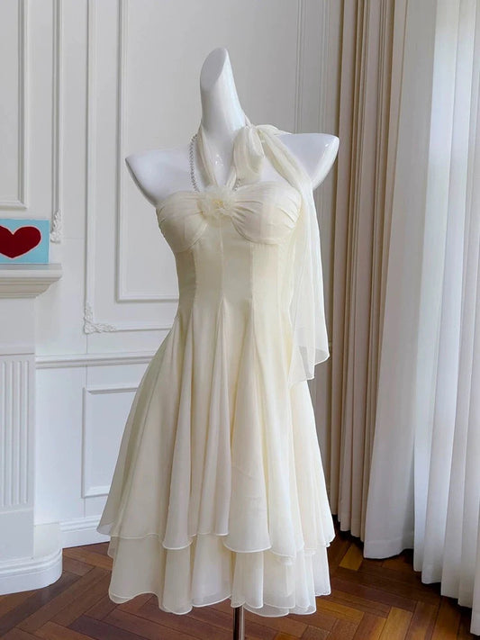 Side view of the Koutun A-line chiffon homecoming dress, highlighting its flowy skirt.