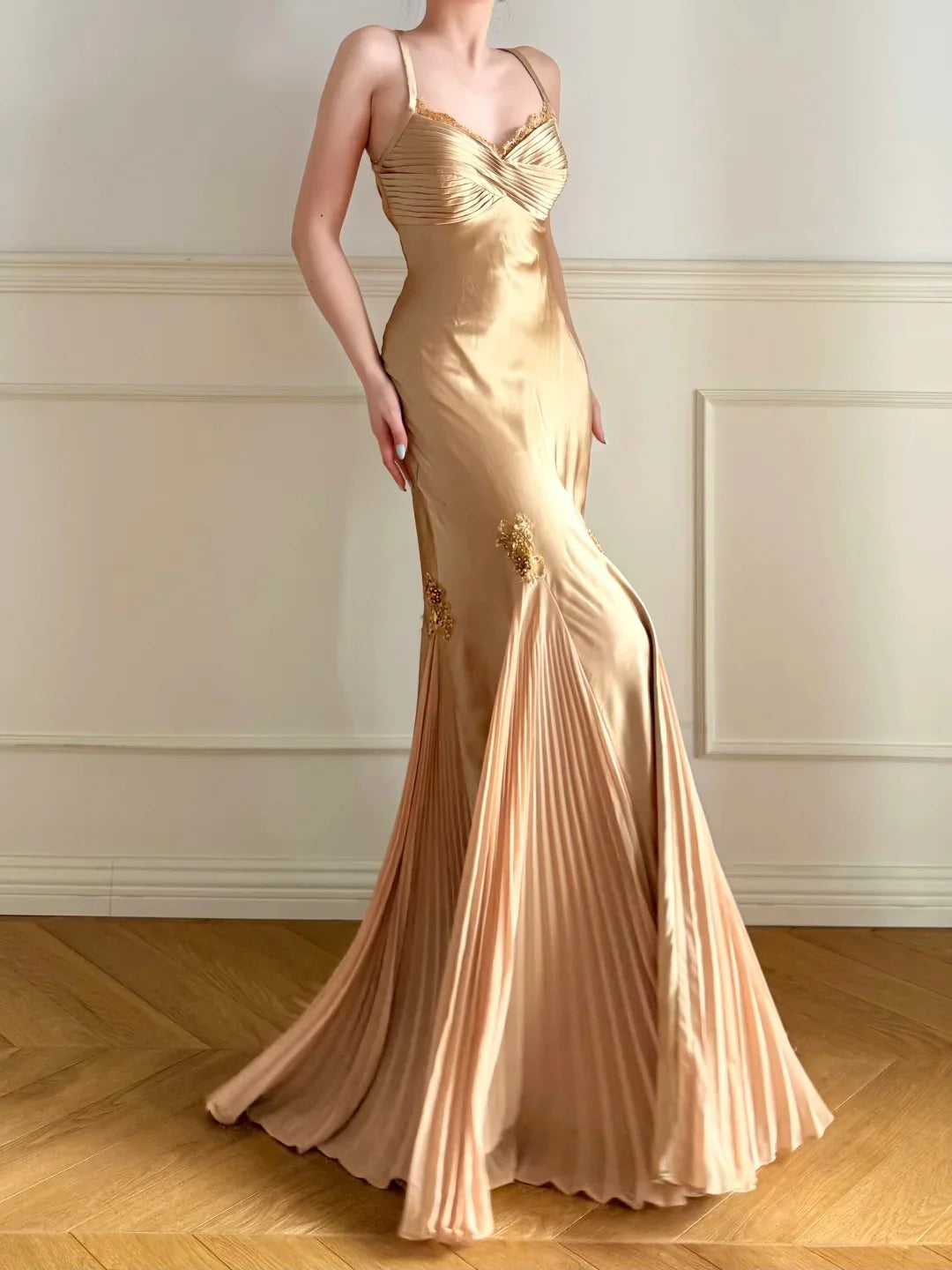 Elegant Champagne Spaghetti Strap Prom Dress With Sweetheart Neckline Cross Back And Embellished Mermaid Skirt For Formal Evening Party