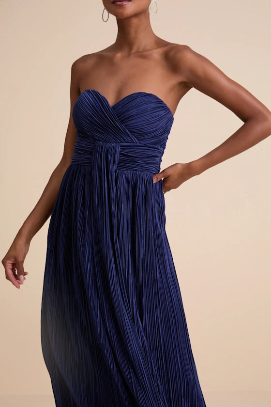 Elegant Navy Blue Plissé Strapless Maxi Dress with Sweetheart Neck and High Side Slit, Formal Bridesmaid Dresses