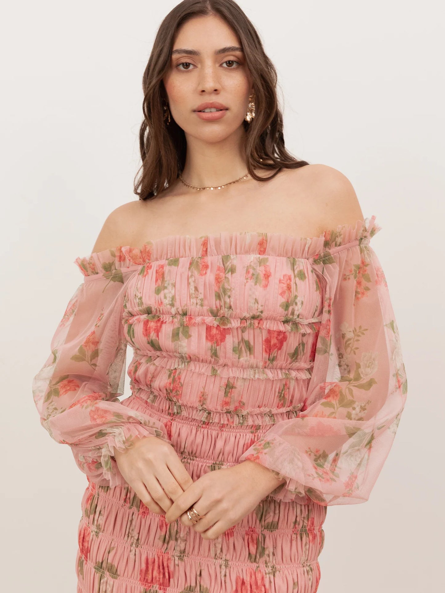 Elegant Off The Shoulder Long Sleeve Floral Print Smocked Tiered Maxi Prom Dress For Formal Evening Gala Wedding Guest Bridesmaid