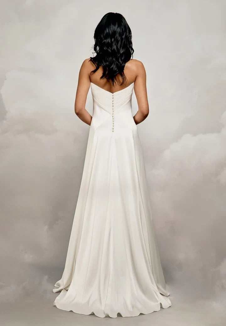 Elegant A-Line Halter Sleeveless Backless Ruched Ivory Maxi Wedding Dresses Bridal