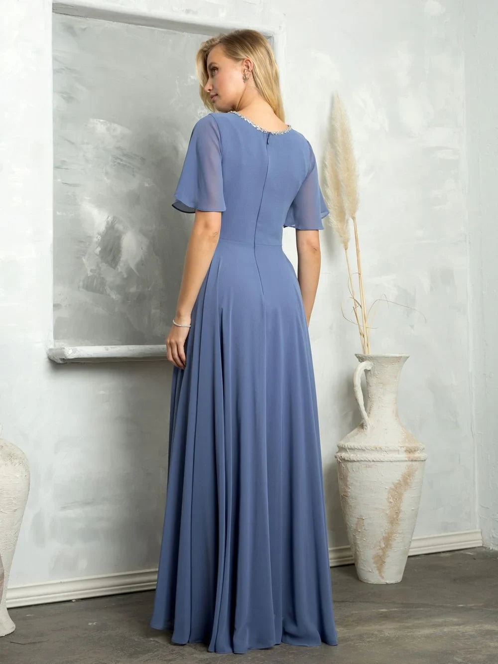 Elegant A-Line Jewel Neck Short Sleeve Dusty Blue Floor-Length Mother of the Bride Gown