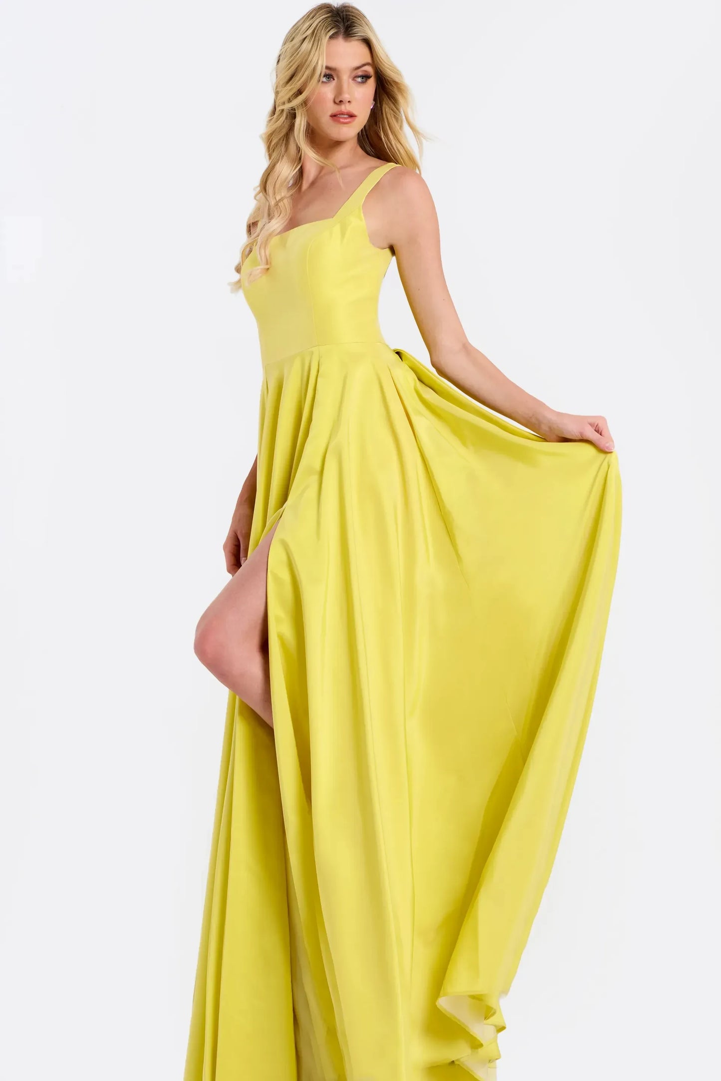 Elegant A-Line Square Neck Sleeveless Yellow Pleated Bow-Back Floor-Length Evening Gown