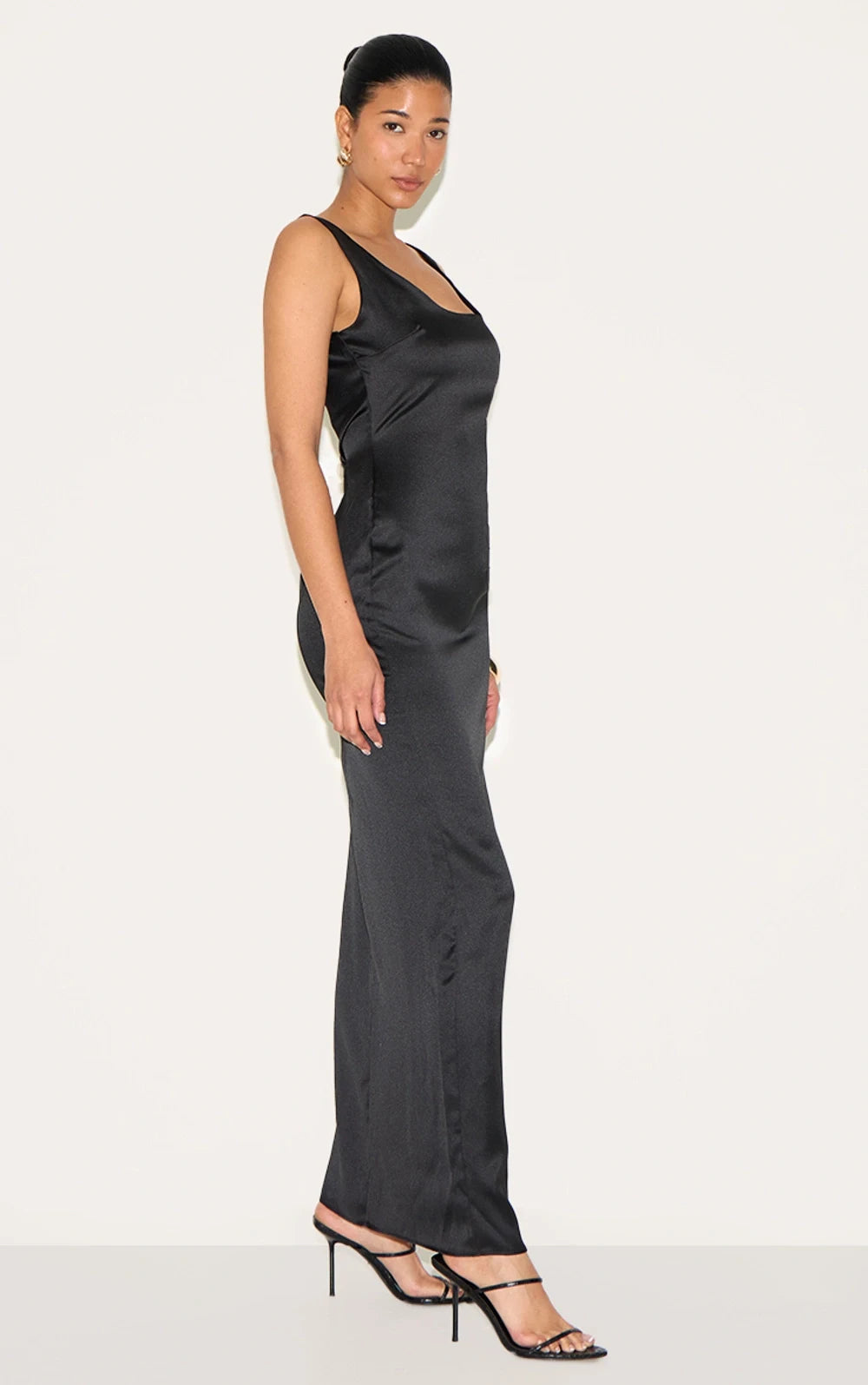 Elegant Column Scoop Sleeveless Chic Modern Black Maxi Evening Dresses Gown