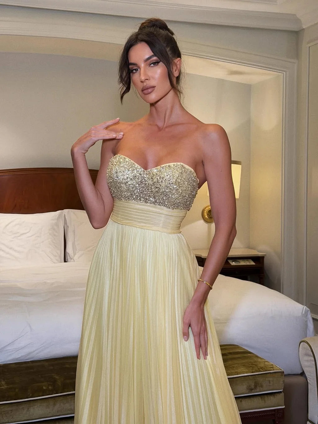 Glamorous Strapless Sweetheart Beaded Bust Pleated Chiffon A Line Maxi Prom Dress With Train For Formal Evening Red Carpet