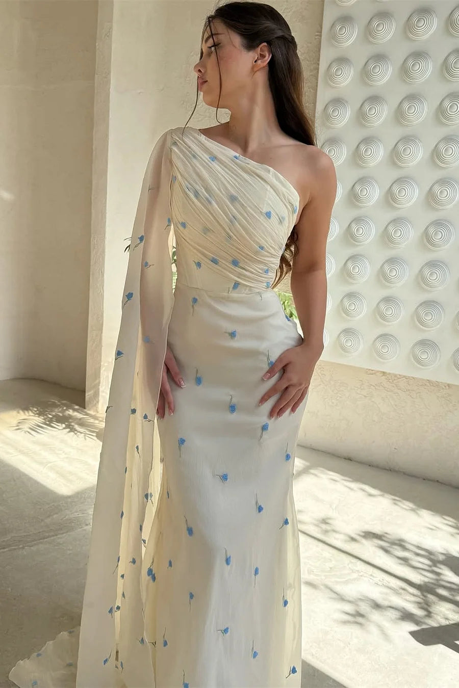 Luxury Ivory Prom Dresses with Chiffon Fabric Blue Floral Embroidery and Cape Sleeve