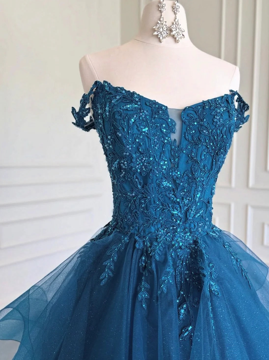 Off The Shoulder Beaded Lace Applique Tiered Glitter Tulle Ball Gown Prom Dresses (Teal Blue)