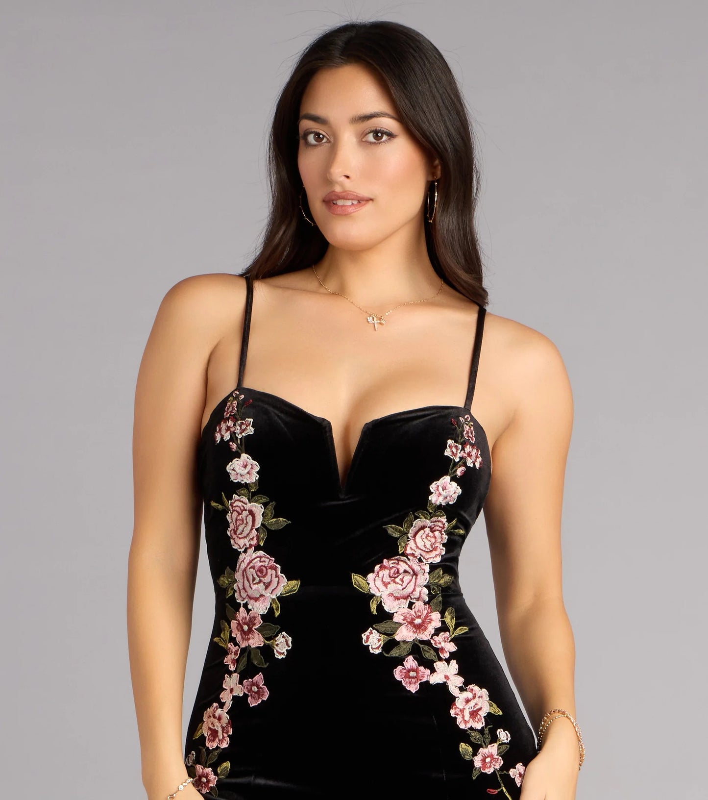 Romantic Black Velvet Floral Embroidered Spaghetti Strap Mermaid Prom Dress