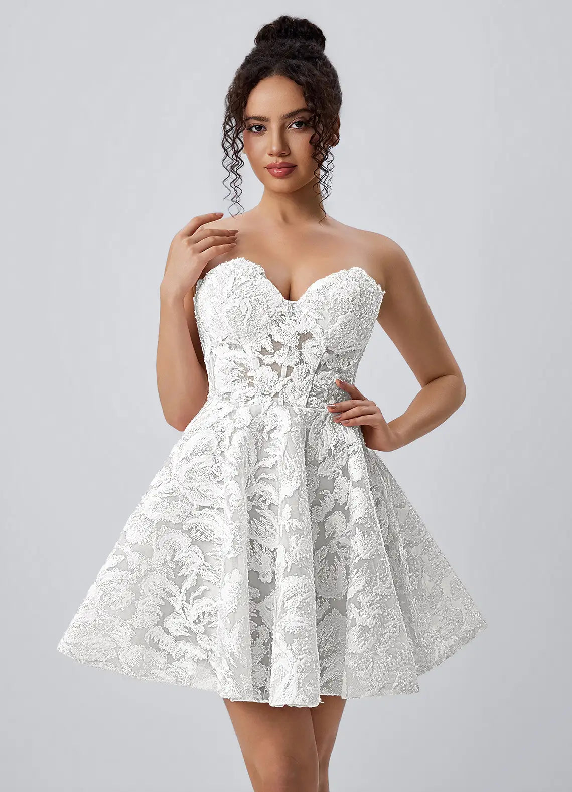 Sparkling A-Line Sweetheart Sleeveless Beaded White Short Homecoming Dress