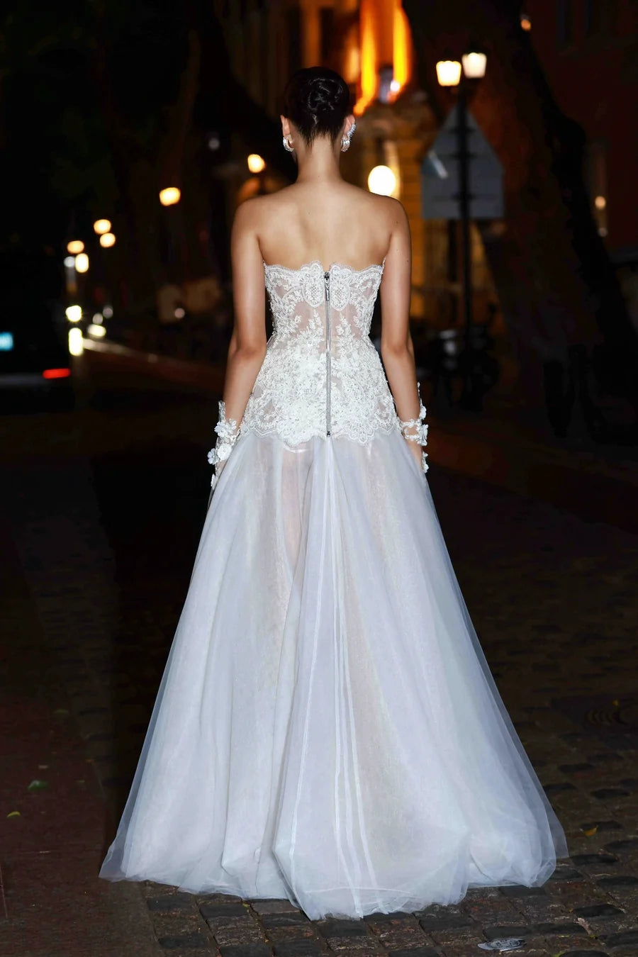 White Lace Tulle Maxi Prom Dresses with Strapless Neckline Detachable Lace Gloves for Prom and Garden Wedding