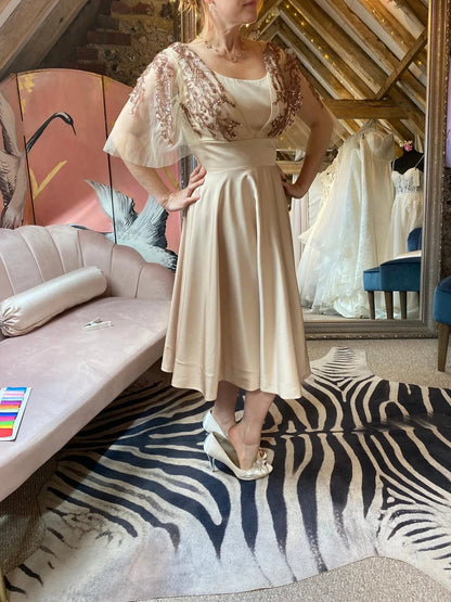 Champagne Mother Of The Bride Dress Flattering A-line Gold Mother of the Bride Dresse Beaded Dress