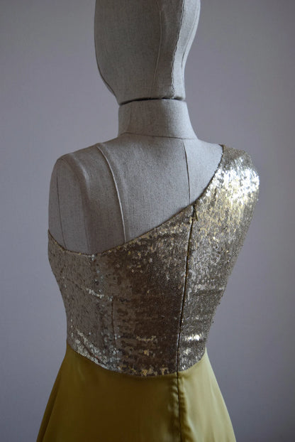 One-Shoulder Gold Sequin Bridesmaid Dress Wedding Party Sparkly One Shoulder Chiffon Dress