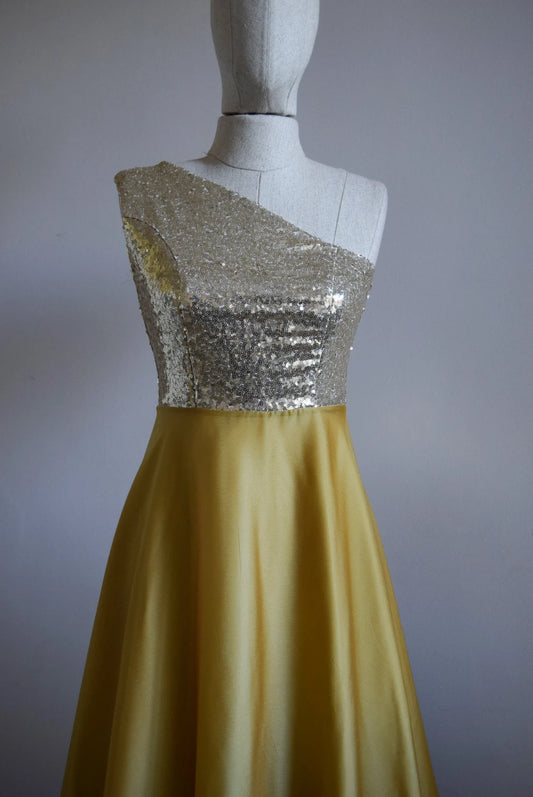 One-Shoulder Gold Sequin Bridesmaid Dress Wedding Party Sparkly One Shoulder Chiffon Dress