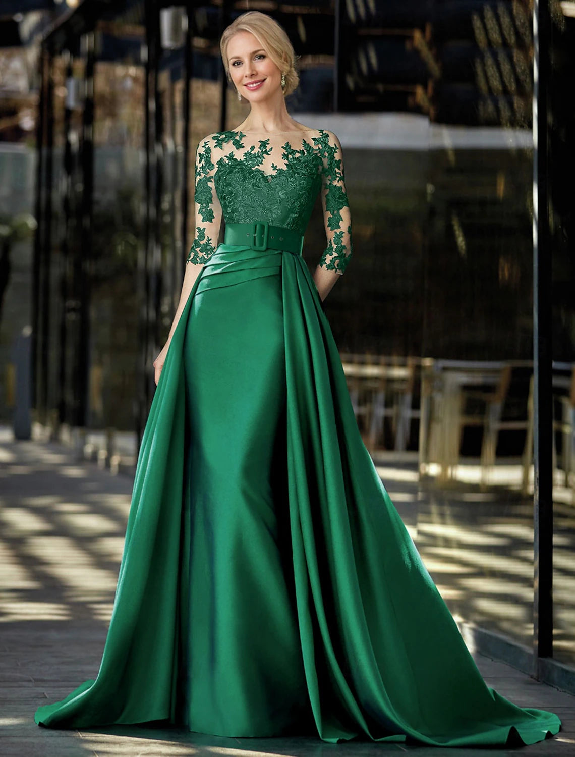 A-Line Evening Gown Formal Christmas Sweep / Brush Train Long Sleeve Jewel Neck Belt / Sash Satin with Appliques