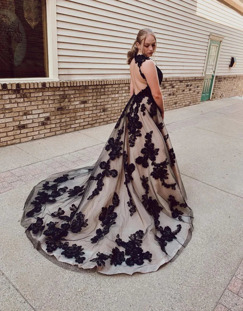 Open Back Court Train Wedding Dress With Appliques