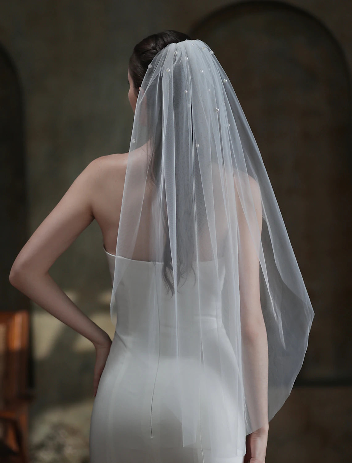 Stylish / Pearls Wedding Veil Fingertip Veils with Faux Pearl Tulle