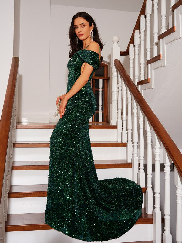 Sheath/Column Velvet Sequins Straps Sleeveless Court Train DressesSheath/Column Velvet Sequins Straps Sleeveless Court Train Dresses