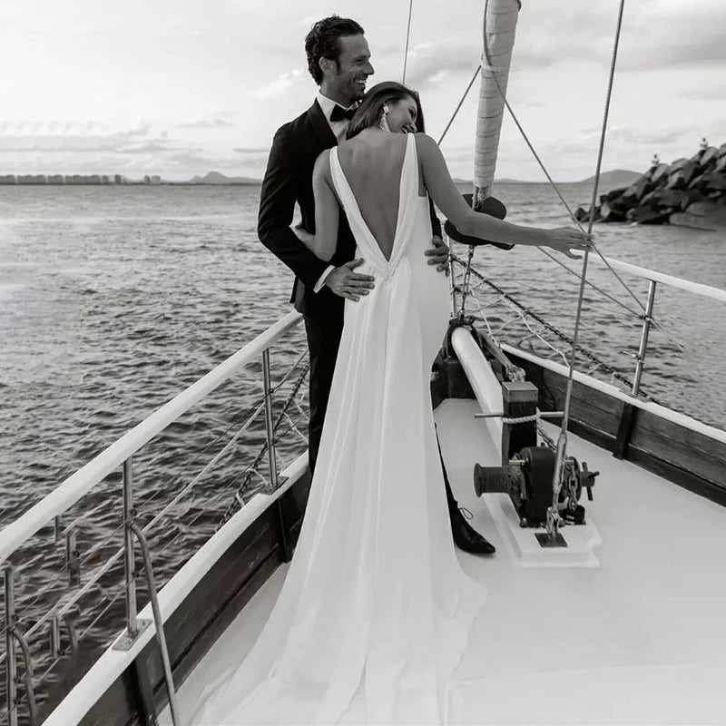 White Detachable Drape Back V-neck Trumpet Satin Wedding Dresses