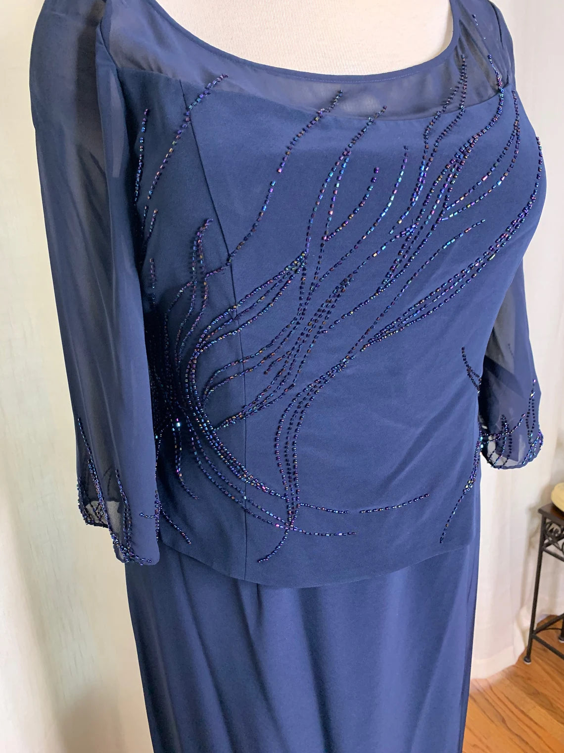 Vintage Navy Blue 3/4 Sleeve Mother of The Bride Gown Silky Crepe Flattering Plus Size Dress Sheer sleeves
