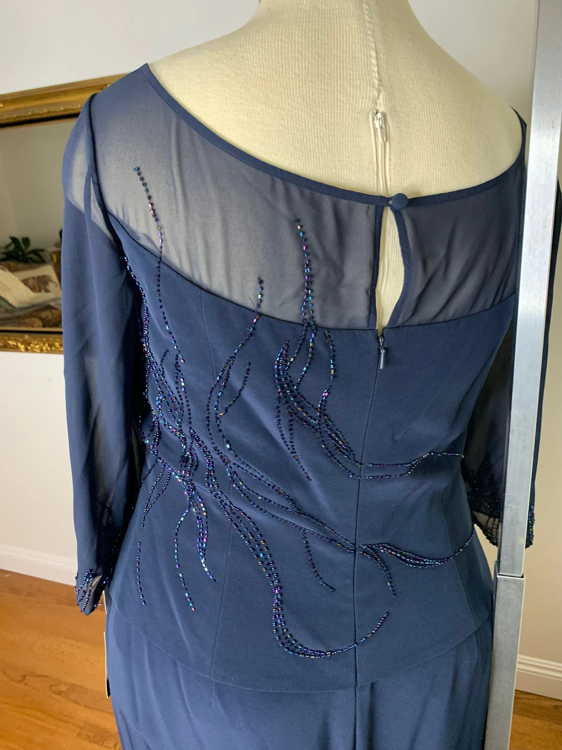 Vintage Navy Blue 3/4 Sleeve Mother of The Bride Gown Silky Crepe Flattering Plus Size Dress Sheer sleeves