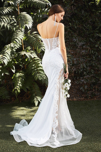 Gorgeous Fitted Mermaid V-Neck Wedding Dress Party Gown with Embroidered