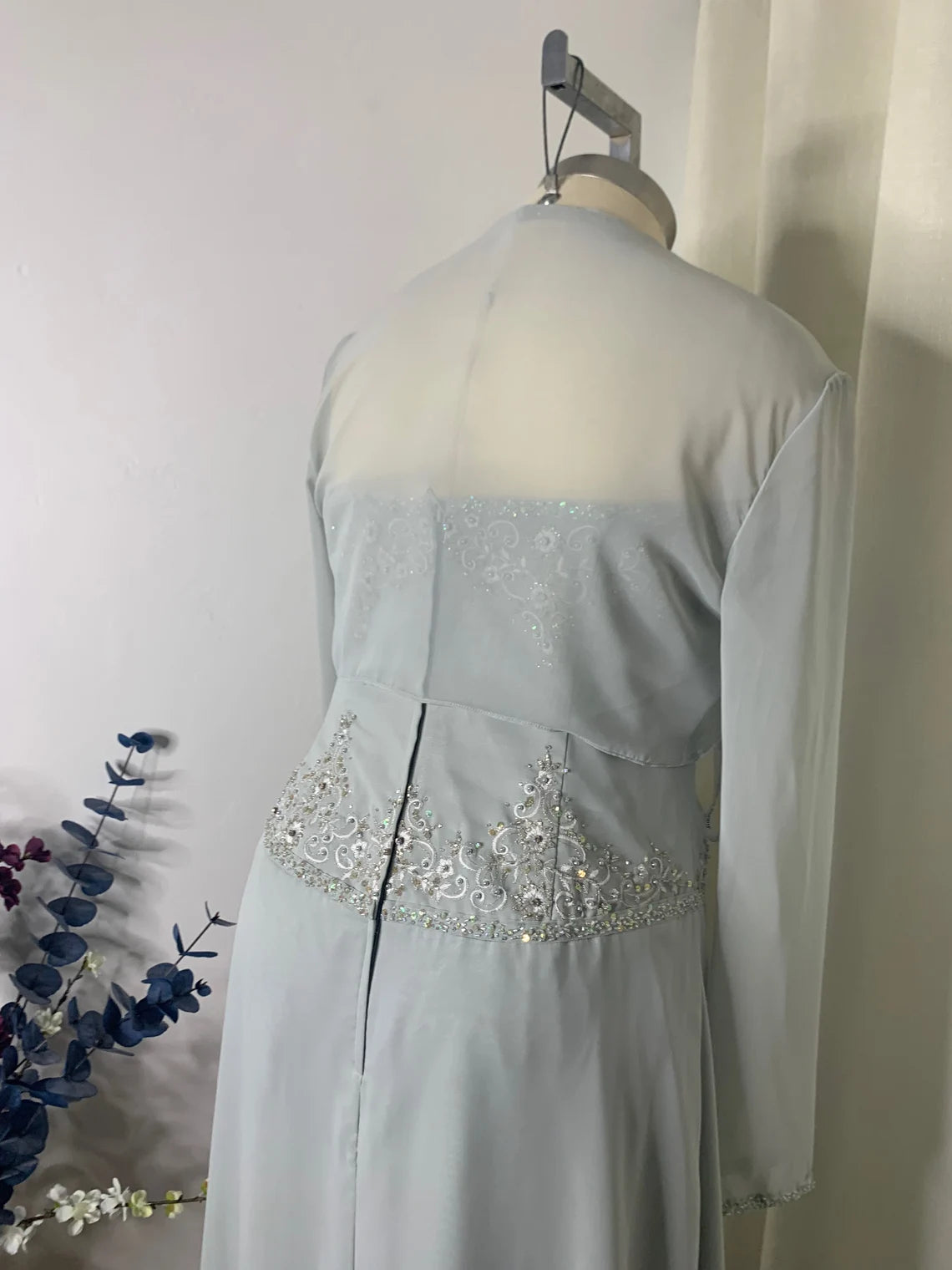 Gorgeous Ocean Gray Beaded Formal Gown Chiffon Mother of the Bride Dresse Long Sleeve Chiffon Dress