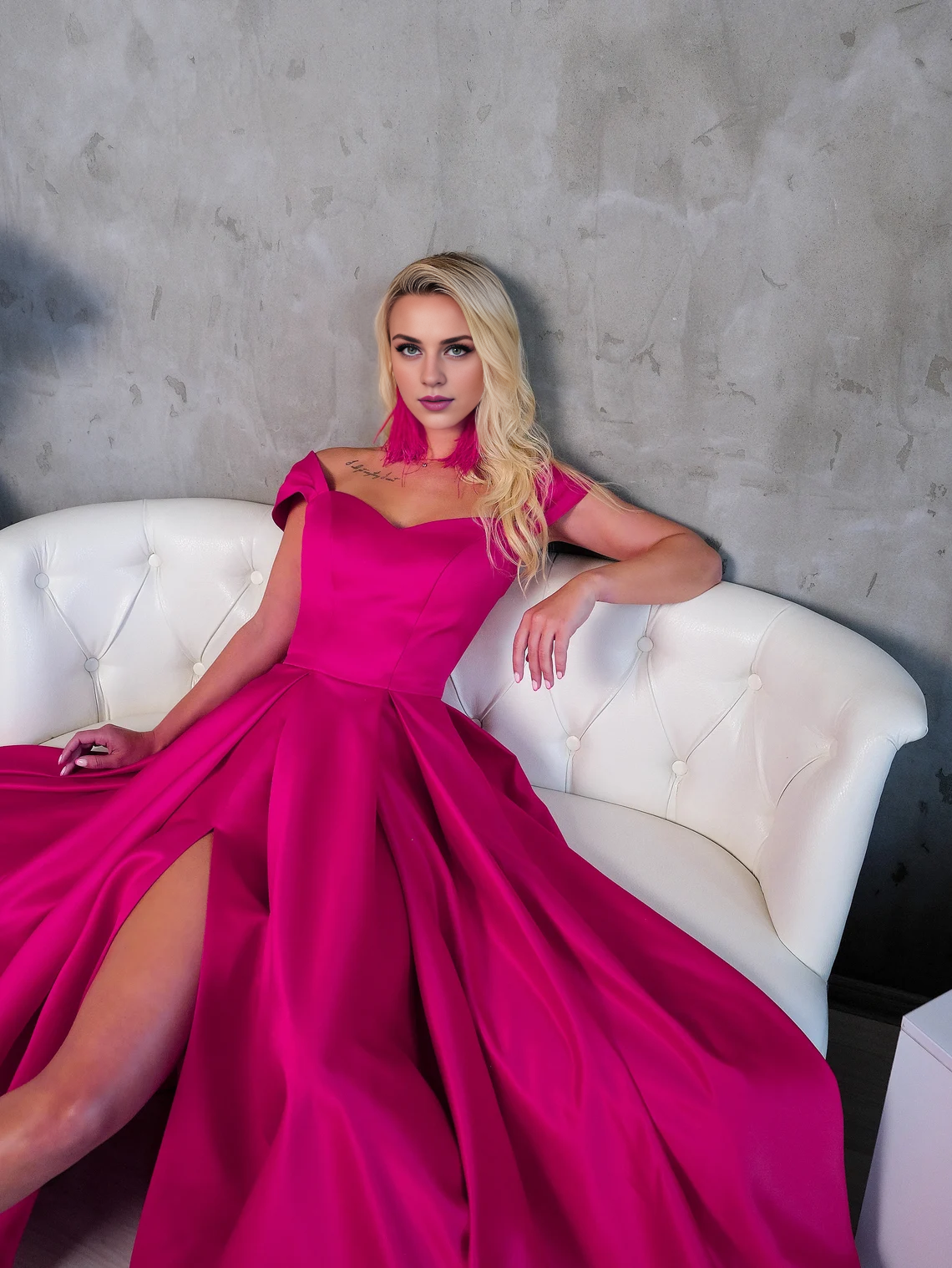 A-Line Fuchsia Satin Bridesmaid Dress Simple Off Shoulder Long Wedding Guest Party Dresses