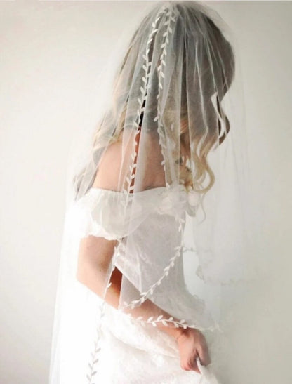 Elegant Luxurious Wedding Veil Cathedral Veils with Faux Pearl / Appliques 118.11 in (300cm)