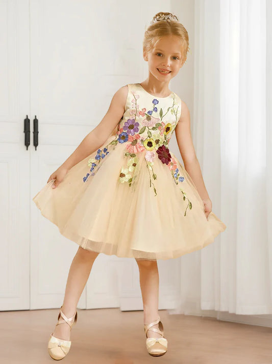 A-Line/Princess Scoop Neck Short Flower Girl Dresses with Floral Appliques