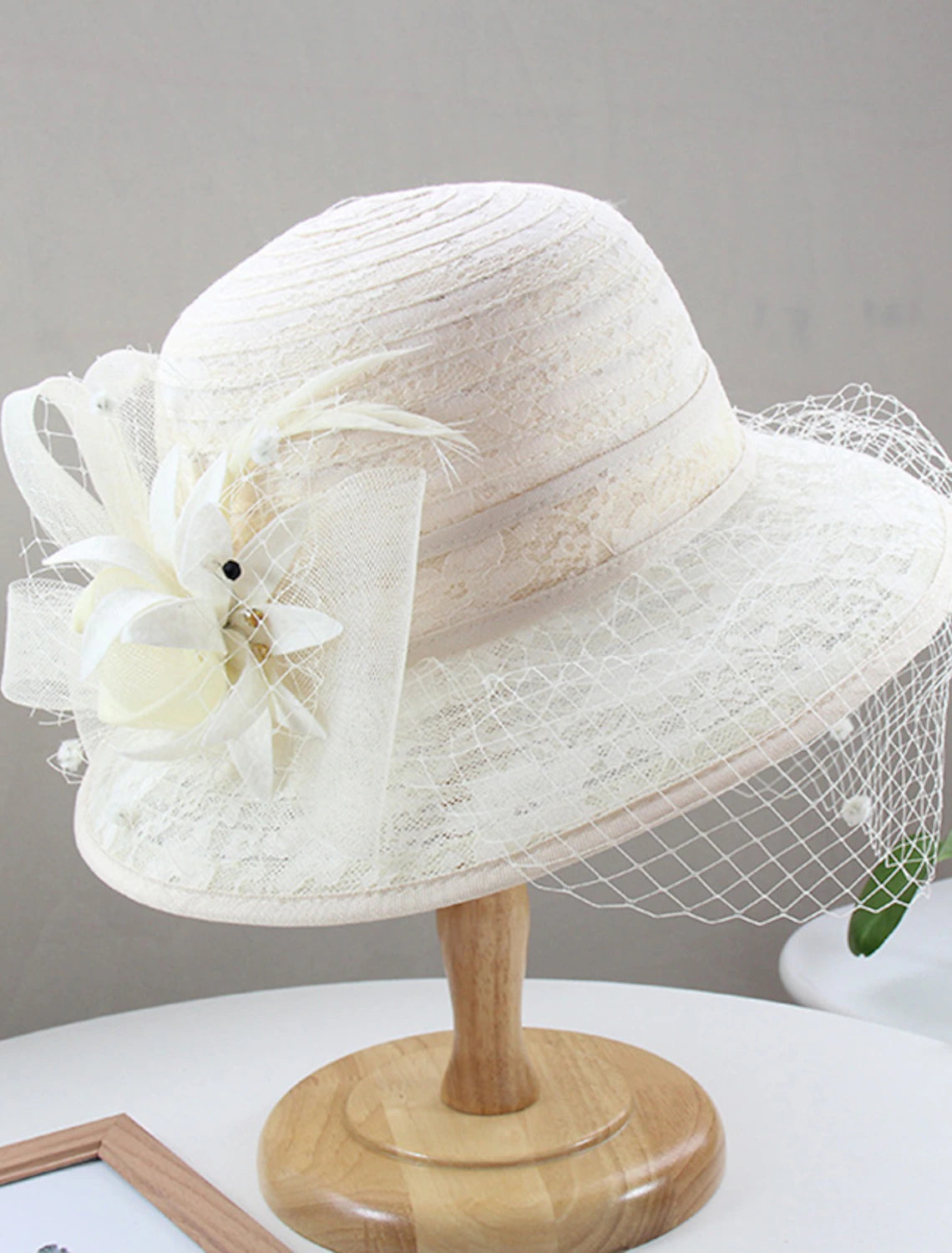 Hats Headwear Tulle Bucket Straw Hat Ladies Day Vintage Style Elegant Lace With Feather Lace Headpiece Headwear