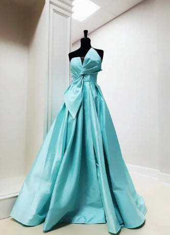 Modern Strapless Floor-Length Prom Dress with Slit