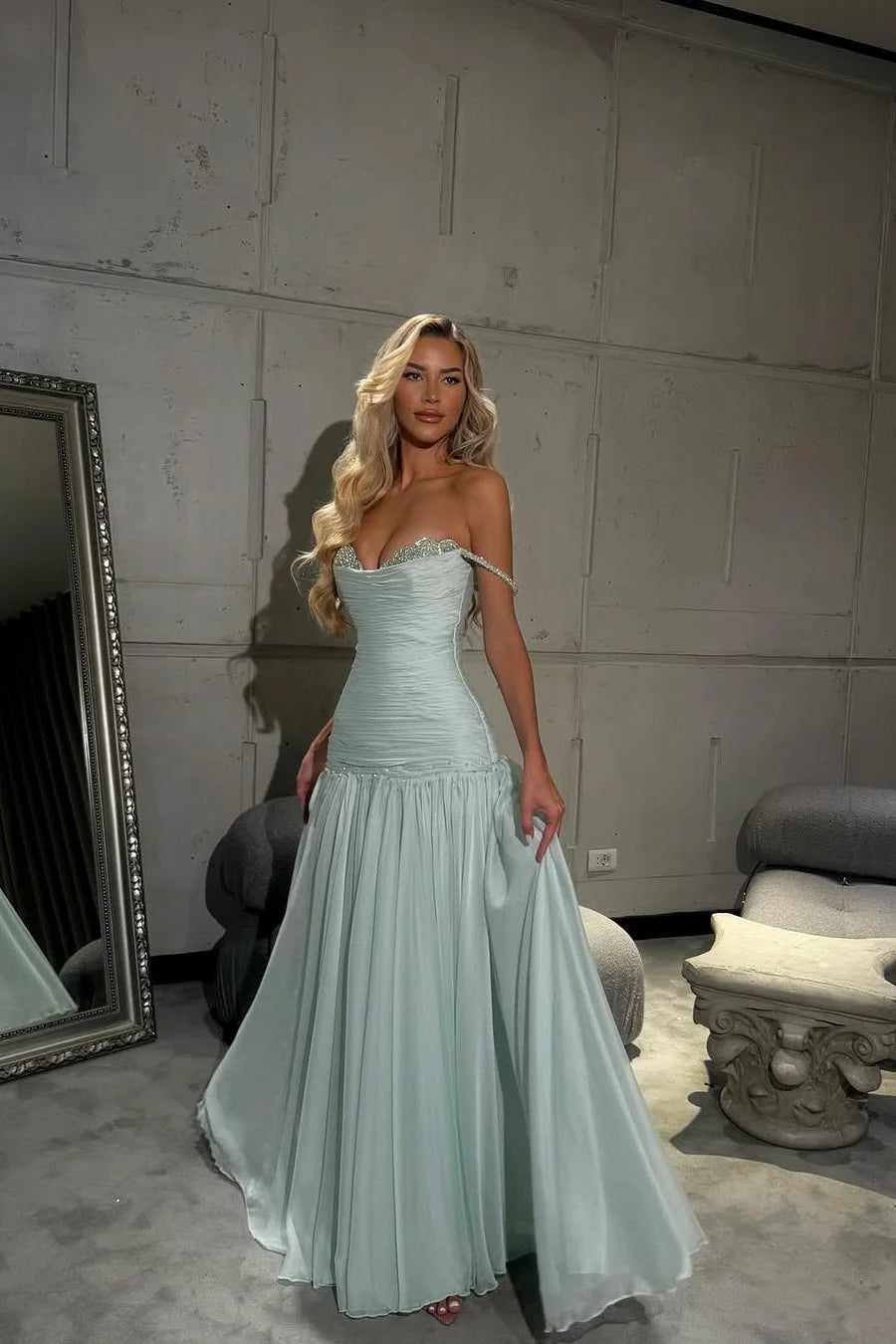Chic Chiffon Strapless Sleeveless Long Prom Dress With Pleated