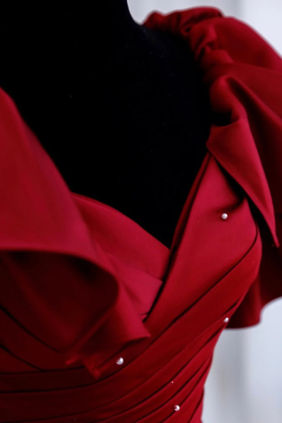 Burgundy Vintage Fashion Exquisite Beading A-Line Long Satin Ruched Ball Gown Evening Dress