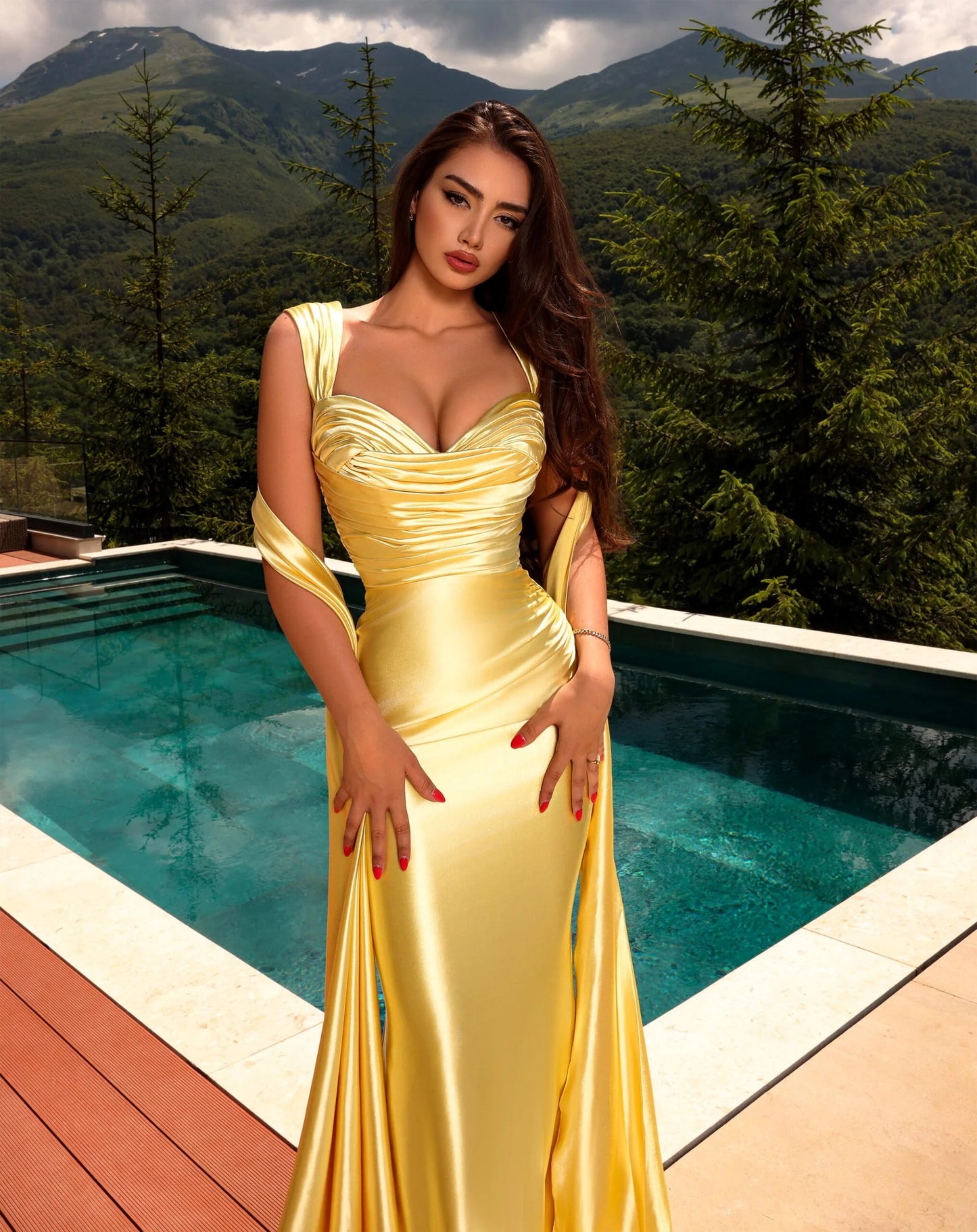 Sexy Sleeveless Ruched Sheath Floor-Length Prom Dress