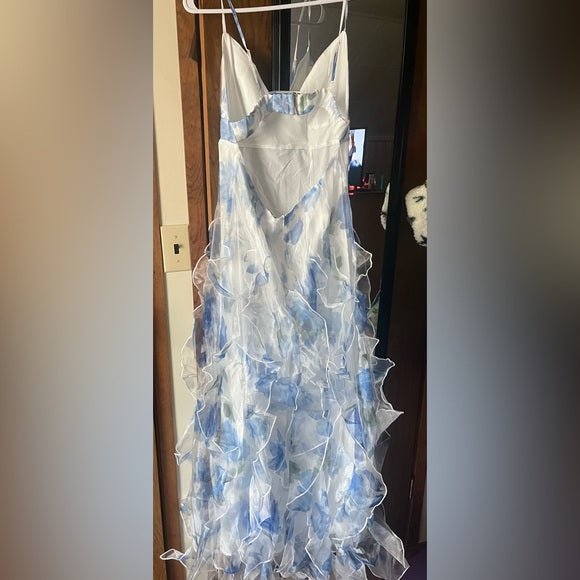 White Sundress with High Slit and Sweetheart Neckline for Resort Wear
