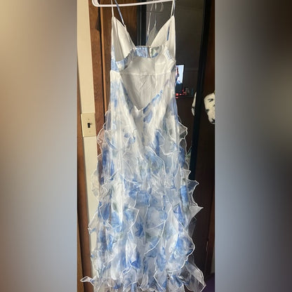 White Sundress with High Slit and Sweetheart Neckline for Resort Wear