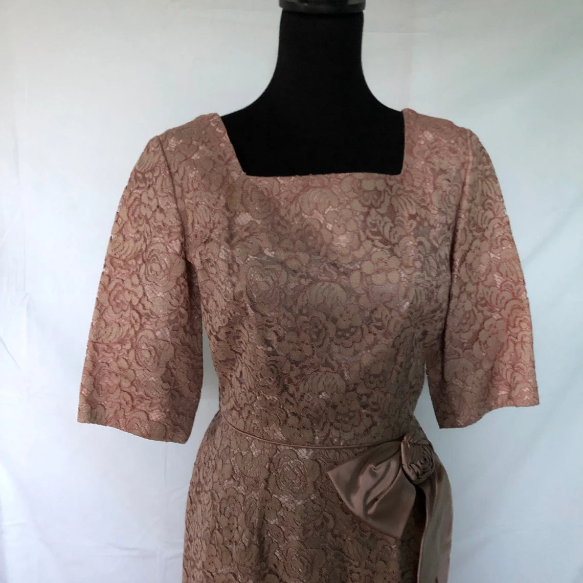 1950s Rose Beige Lace Short Sleeves Square Neckline Mother Of The Bride Dress