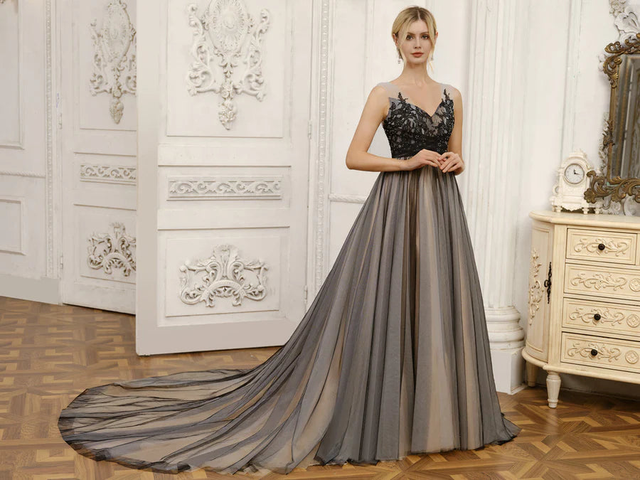 Tulle V-Neck Sleeveless Ball Gown Wedding Dresses With Beading