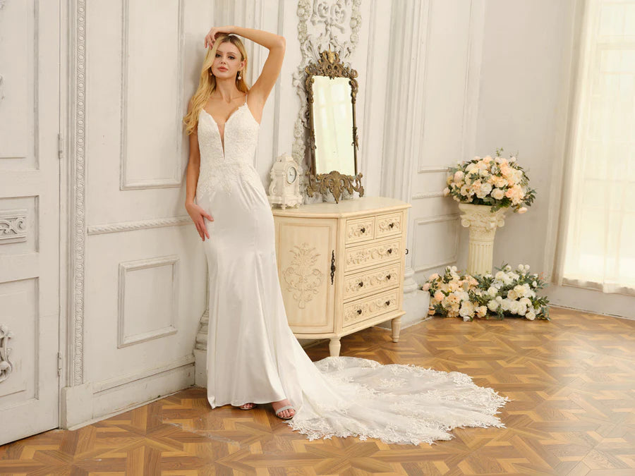 Trumpet/Mermaid Spaghetti Straps Sleeveless Long Wedding Dresses With Appliques