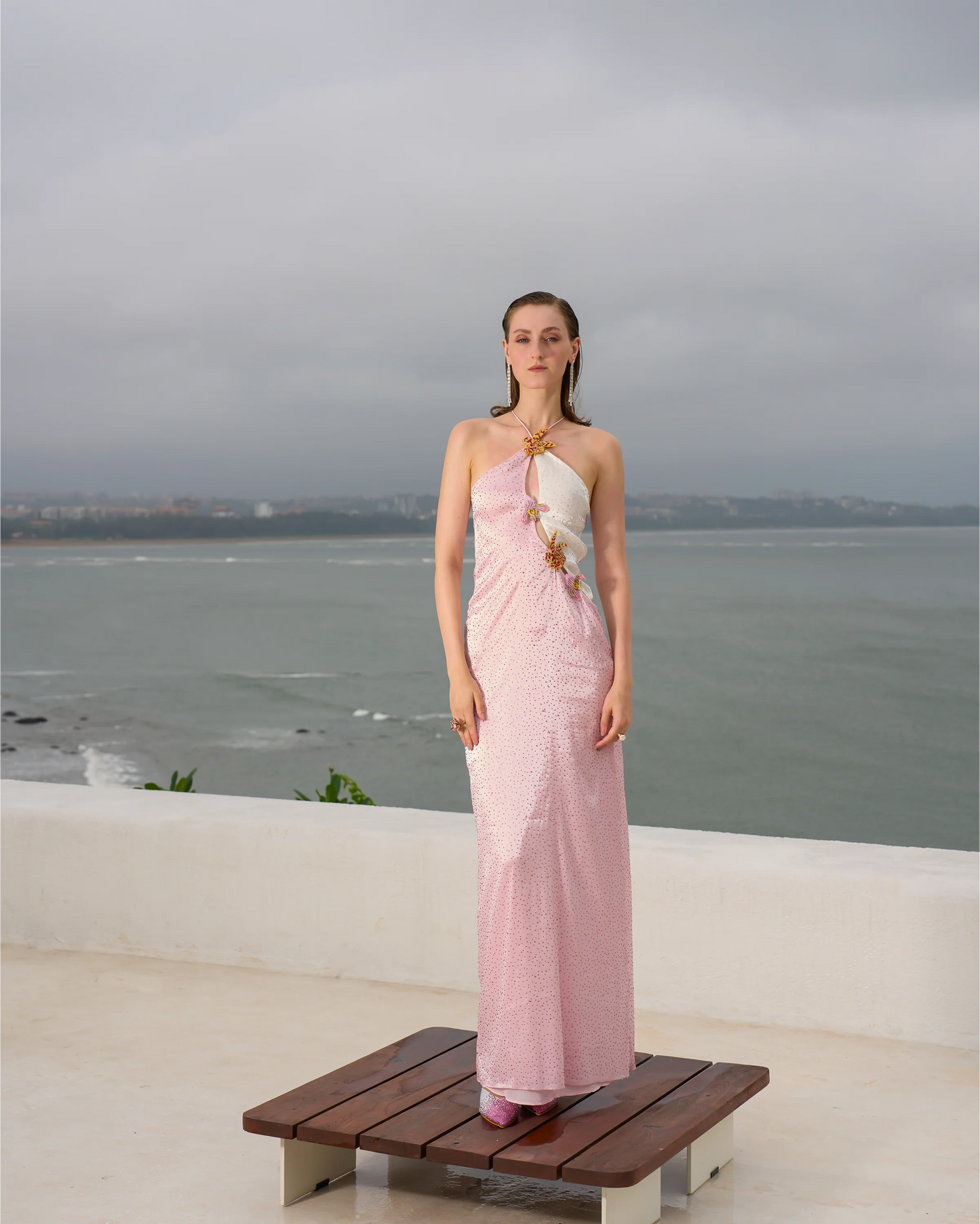 Blush Pink Satin Halter Neck Rhinestone Embellished Color Block Floral Applique Backless Floor Length Formal Evening Prom Dress
