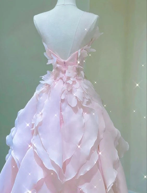 Blush Pink Strapless Prom Dress With 3D Petal Appliques Layered Ruffled Skirt And Romantic Fairy Tale A Line Formal Prom Dress