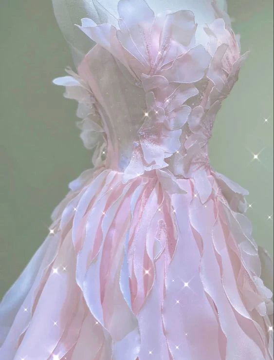 Blush Pink Strapless Prom Dress With 3D Petal Appliques Layered Ruffled Skirt And Romantic Fairy Tale A Line Formal Prom Dress