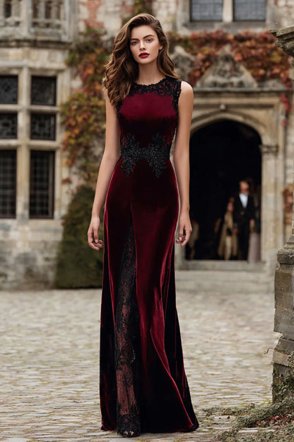 Burgundy Velvet Prom Dress With Black Lace Appliques And High Slit Mermaid Silhouette For Formal Evening Party