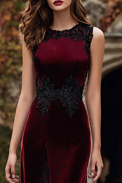Burgundy Velvet Prom Dress With Black Lace Appliques And High Slit Mermaid Silhouette For Formal Evening Party
