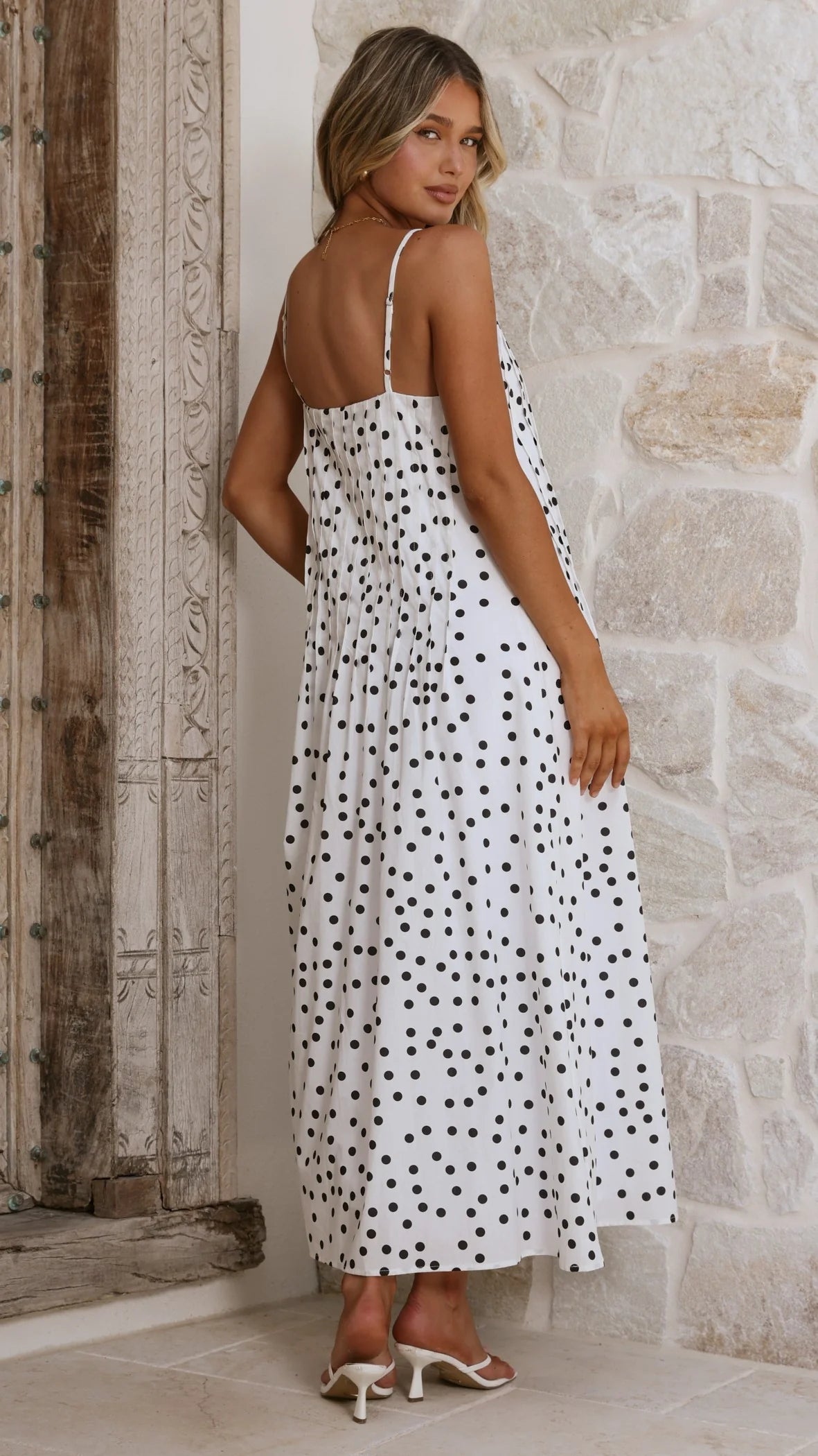 Casual-Chic V-Neck Spaghetti Strap Pleated Polka Dot Maxi Prom Dress with Pockets